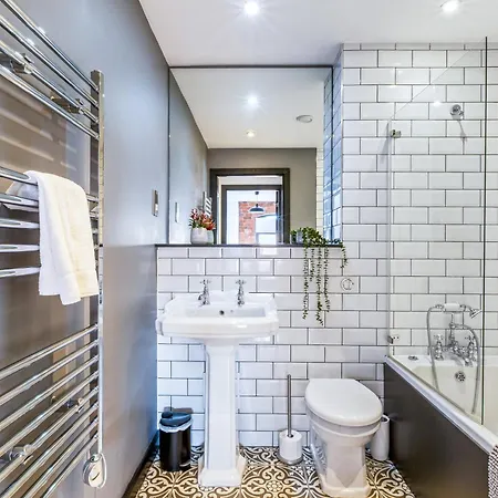 Luxury 2br - Prestigious Calls - Centre Apartment *